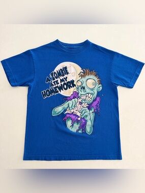 Zombie/ Halloween Graphic T-Shirt • Size M (Youth)